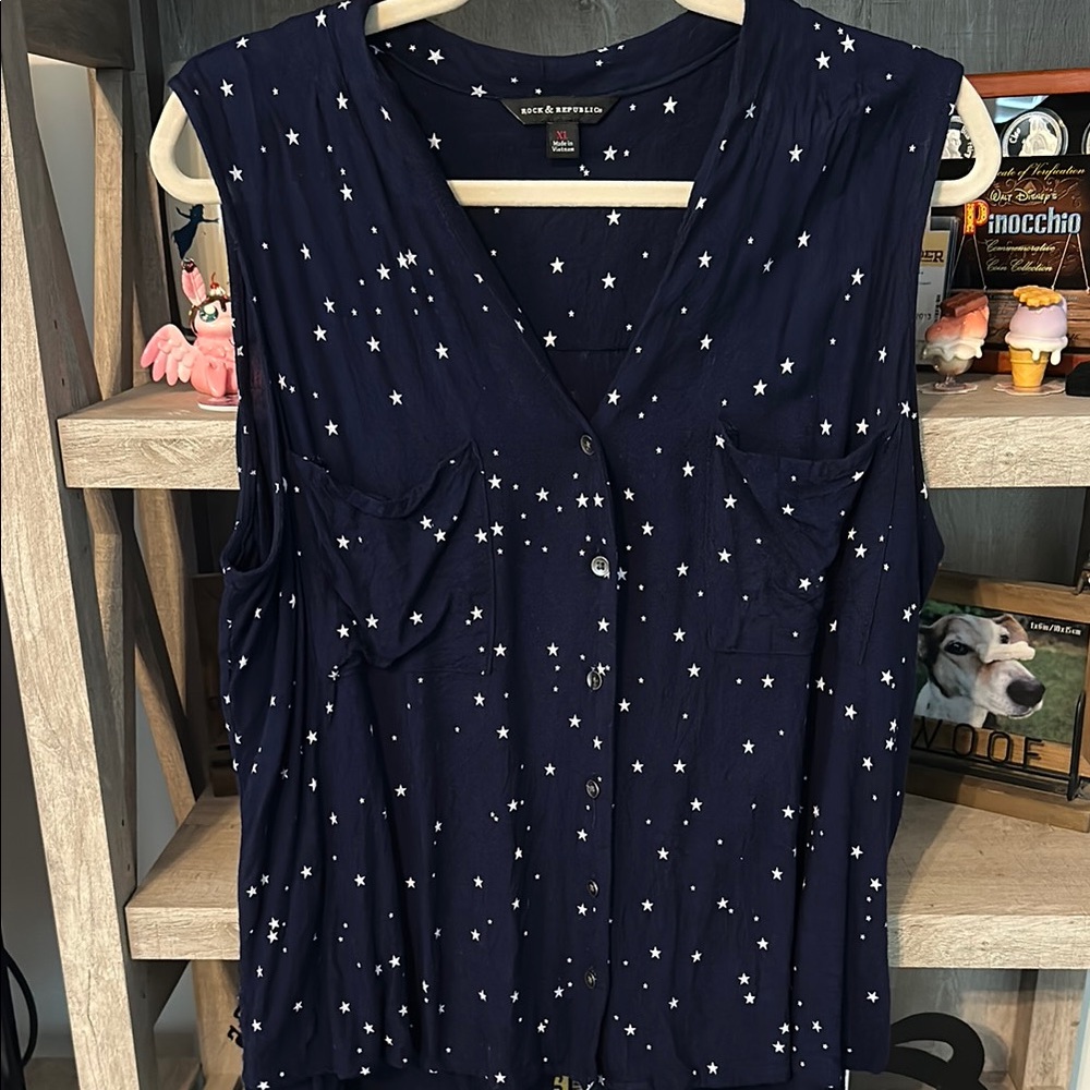 Knox Rose Blue Buttoned Blouse with V-Neckline